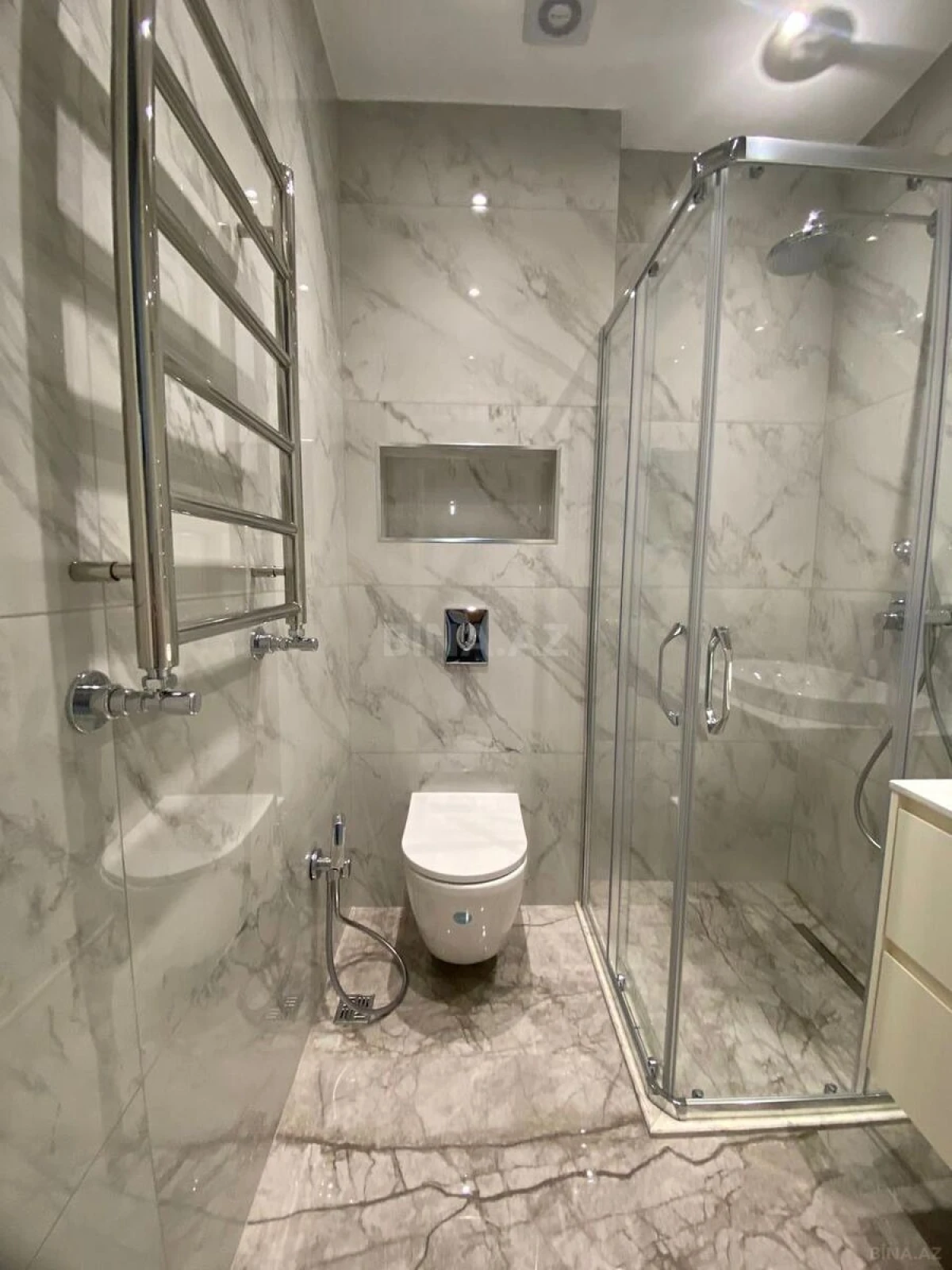 Kirayə verilir 2 otaqlı mənzil 75 m²