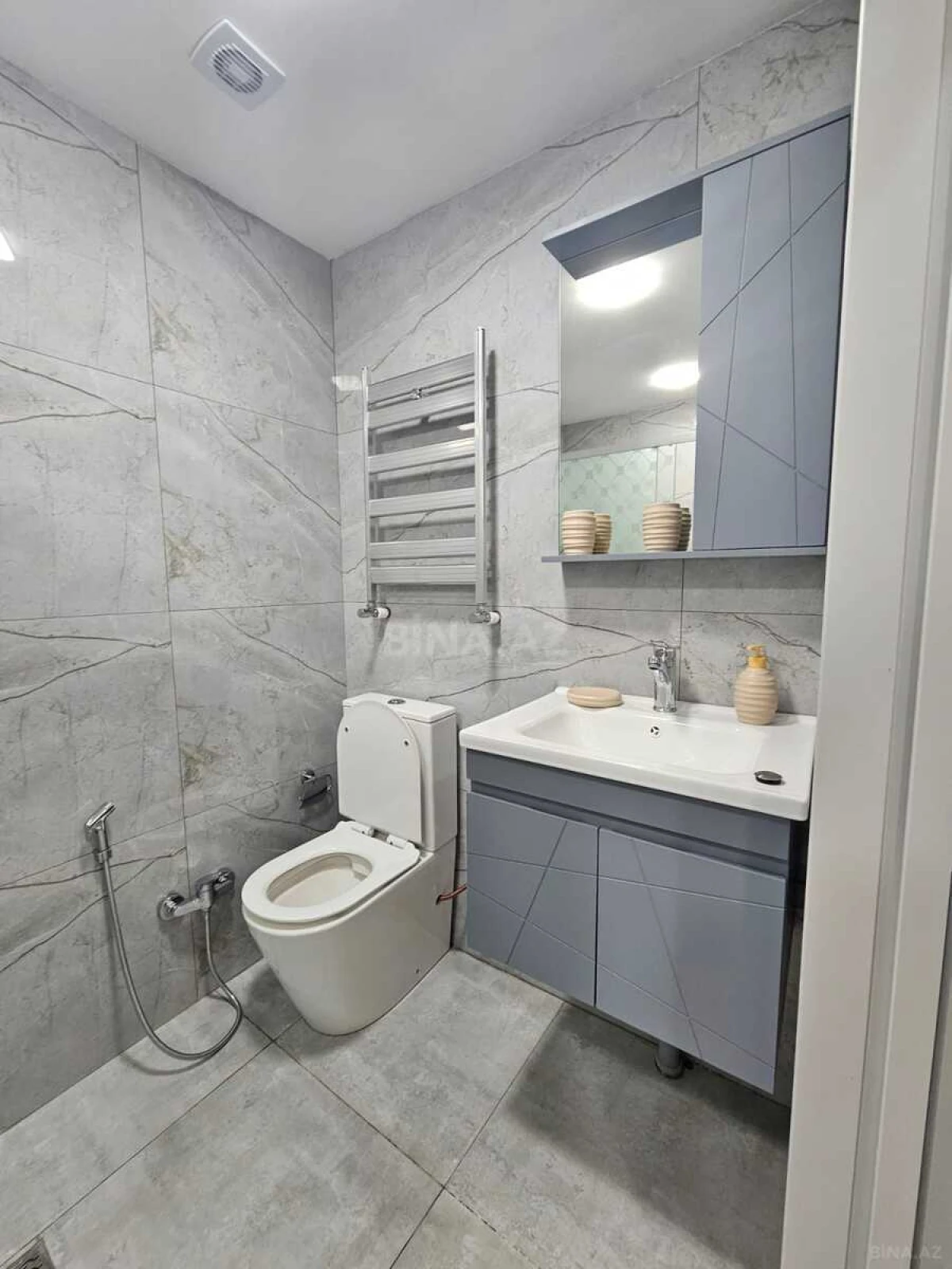Kirayə verilir 2 otaqlı mənzil 55 m²