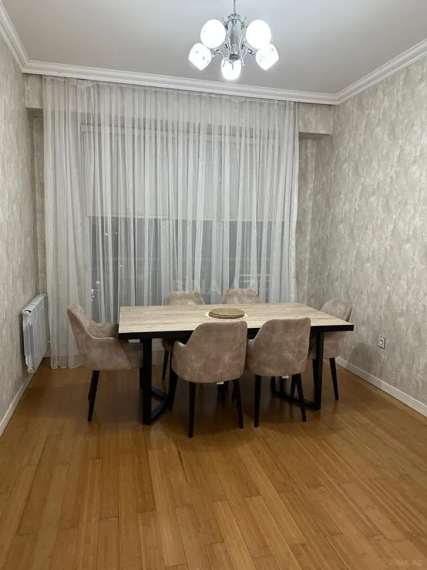 Kirayə verilir 2 otaqlı mənzil 70 m²