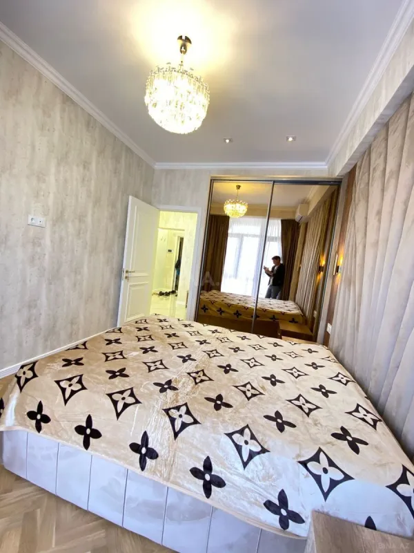 Kirayə verilir 2 otaqlı mənzil 60 m²