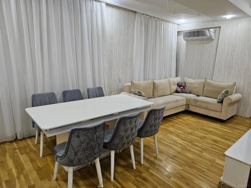 Kirayə verilir 2 otaqlı mənzil 80 m²