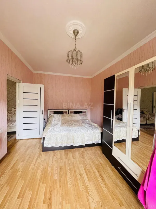 Satılır 5 otaqlı mənzil 120 m²