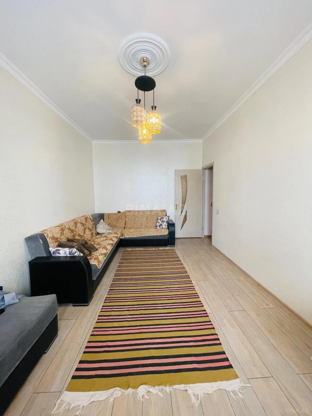 Satılır 5 otaqlı mənzil 120 m²