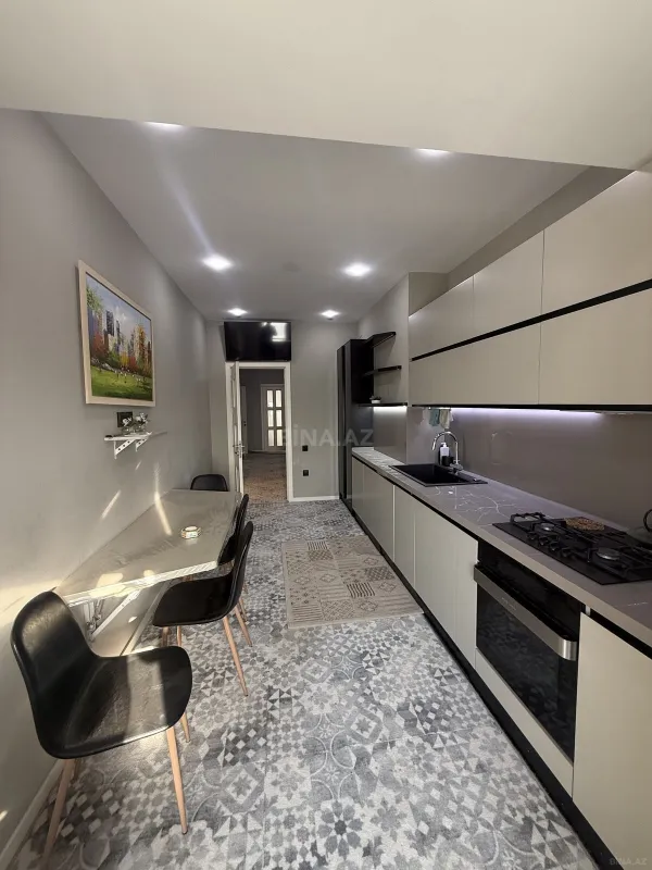 Satılır 3 otaqlı mənzil 150 m²