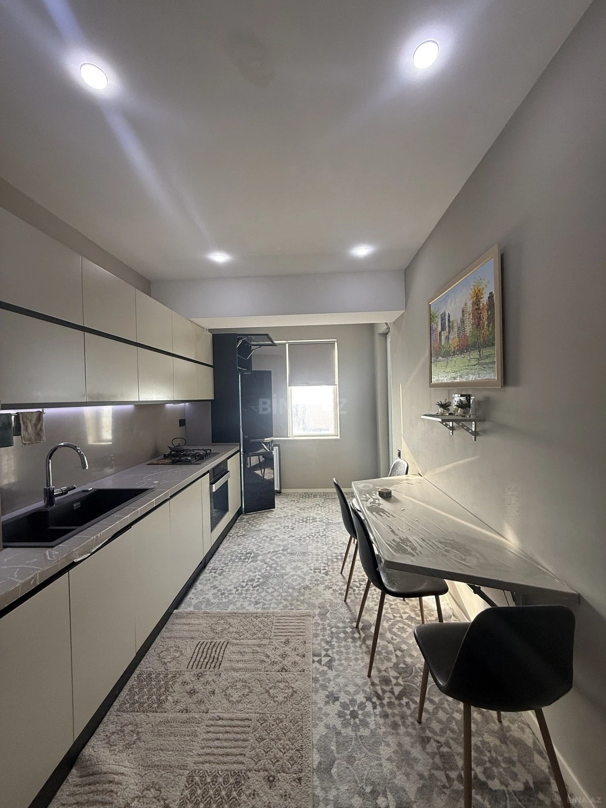 Satılır 3 otaqlı mənzil 150 m²