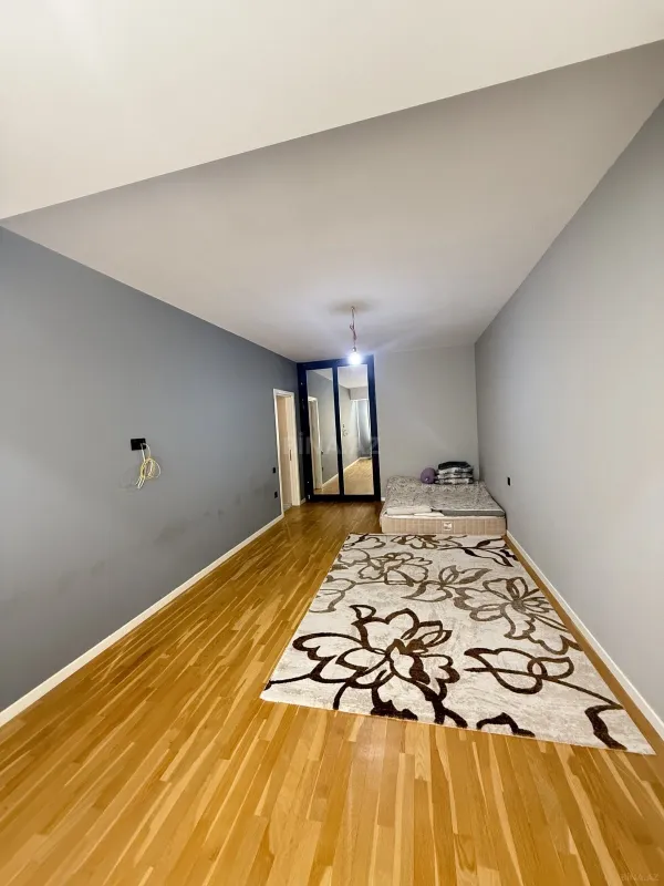 Satılır 3 otaqlı mənzil 150 m²