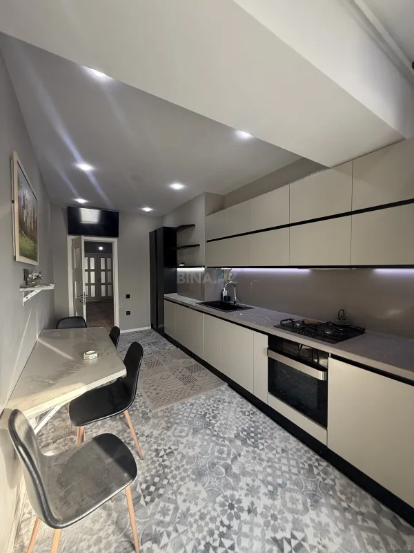 Satılır 3 otaqlı mənzil 150 m²