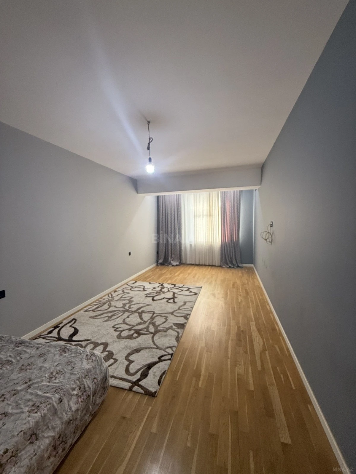 Satılır 3 otaqlı mənzil 150 m²