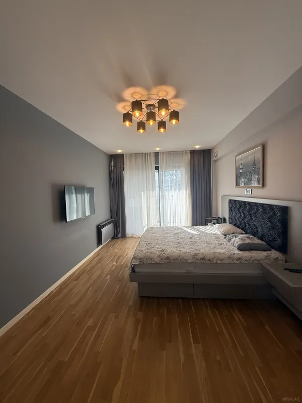 Satılır 3 otaqlı mənzil 150 m²