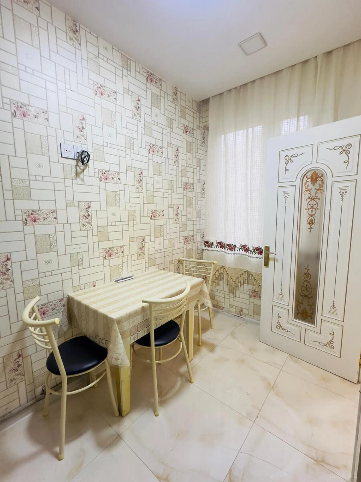 Kirayə verilir 3 otaqlı mənzil 105 m²