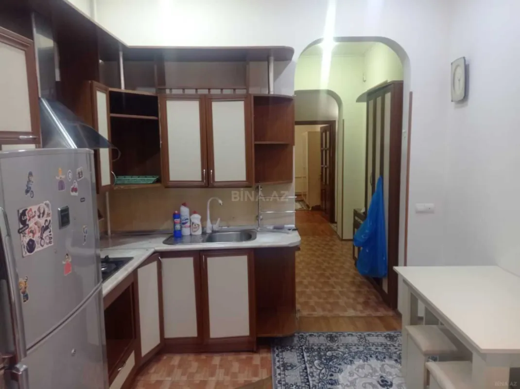 Kirayə verilir 2 otaqlı mənzil 65 m²