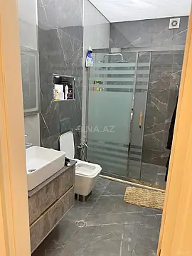 Kirayə verilir 2 otaqlı mənzil 101 m²