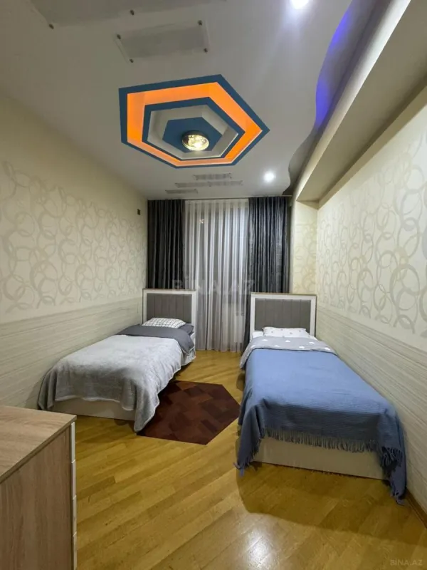 Kirayə verilir 3 otaqlı mənzil 130 m²