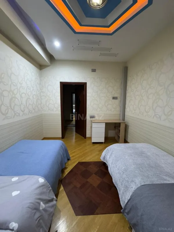 Kirayə verilir 3 otaqlı mənzil 130 m²