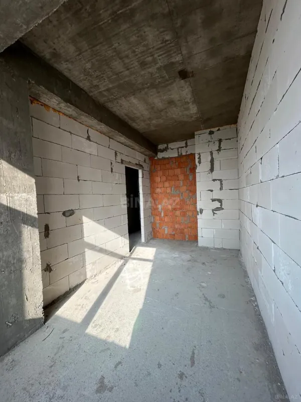 Satılır 3 otaqlı mənzil 98 m²