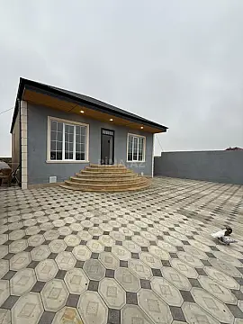 Satılır 4 otaqlı həyət evi 100 m²