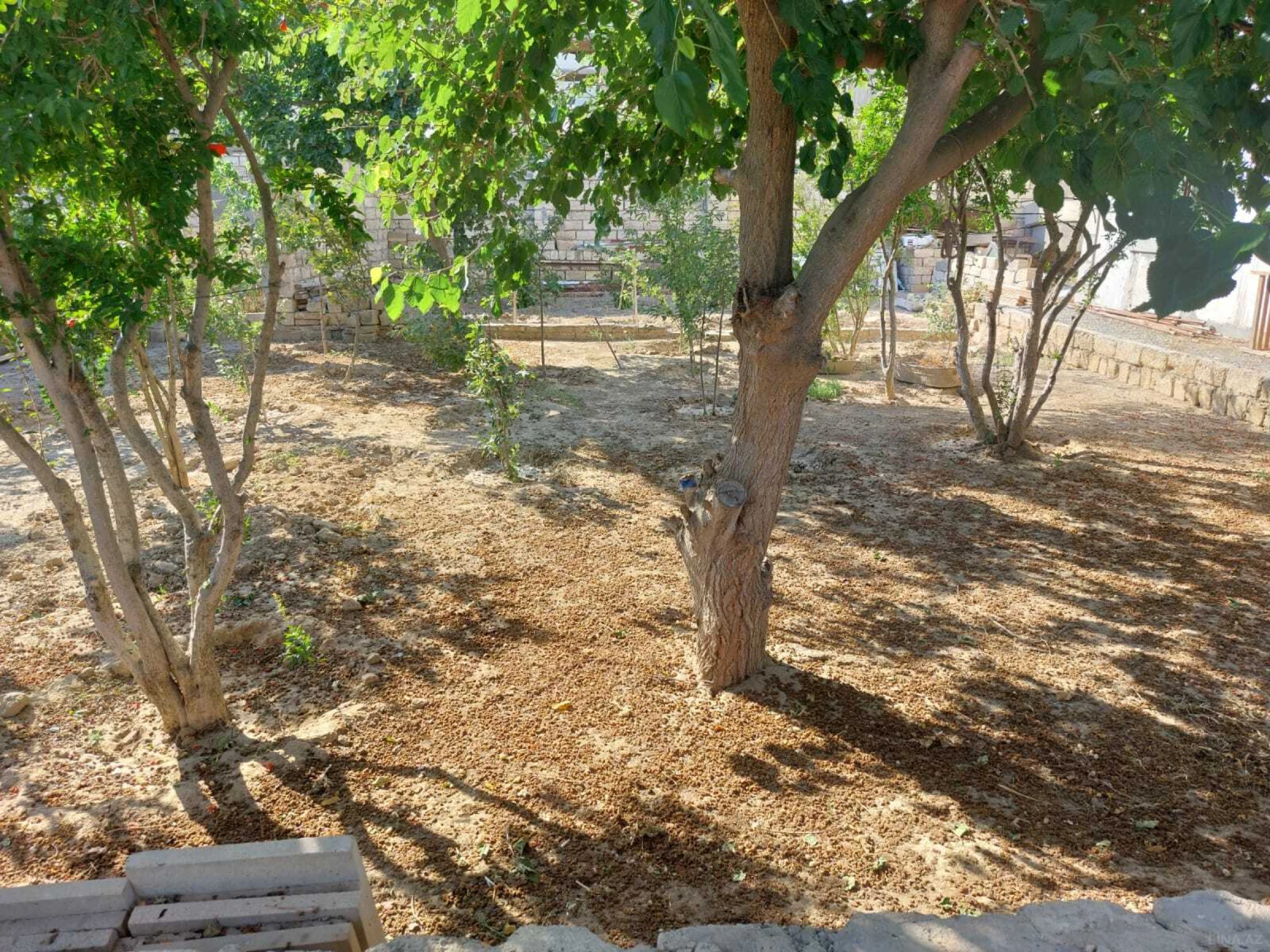 Satılır 8 otaqlı həyət evi 540 m²