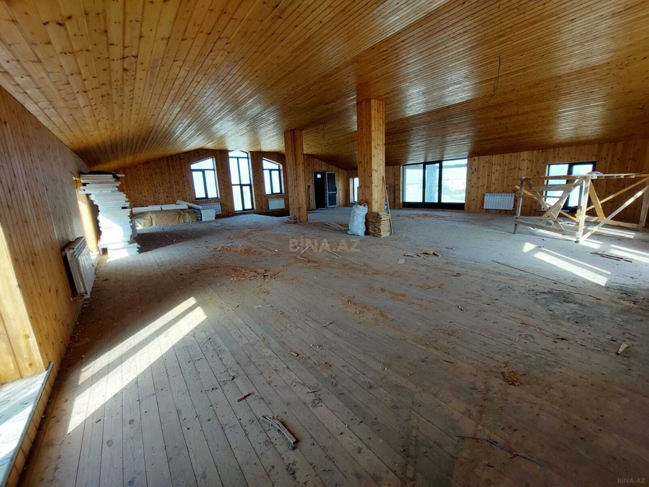 Satılır 8 otaqlı həyət evi 540 m²