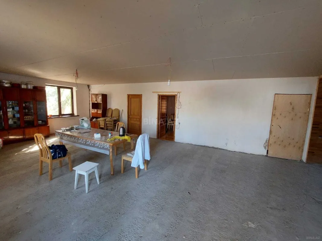 Satılır 8 otaqlı həyət evi 540 m²