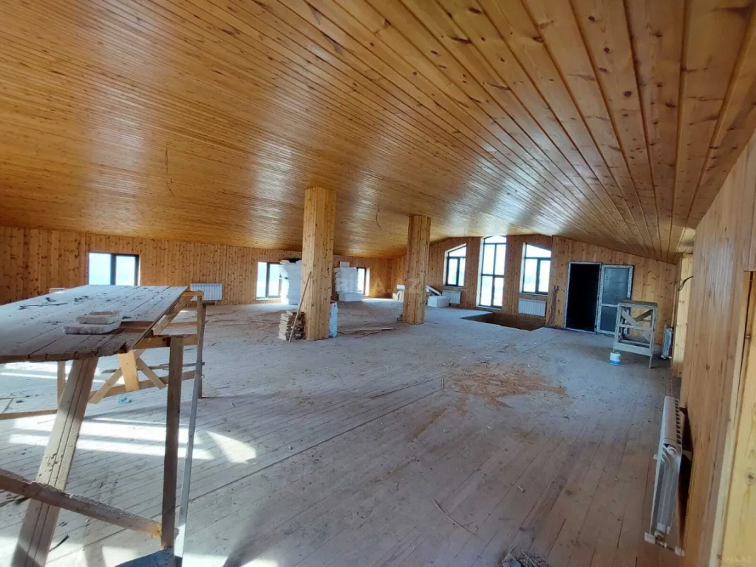 Satılır 8 otaqlı həyət evi 540 m²