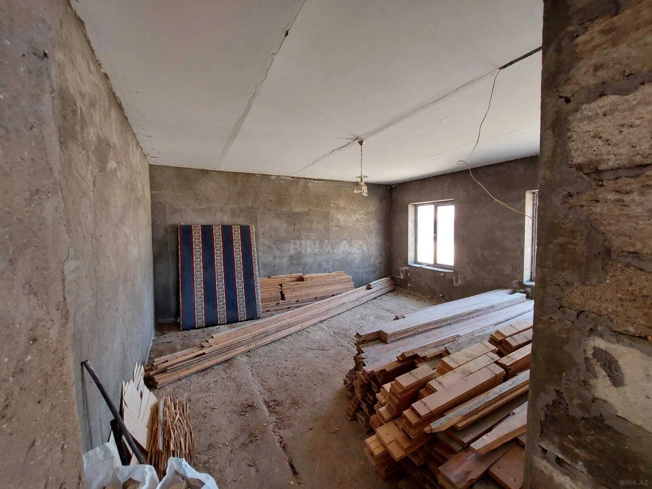 Satılır 8 otaqlı həyət evi 540 m²