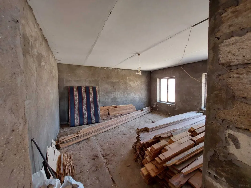 Satılır 8 otaqlı həyət evi 540 m²