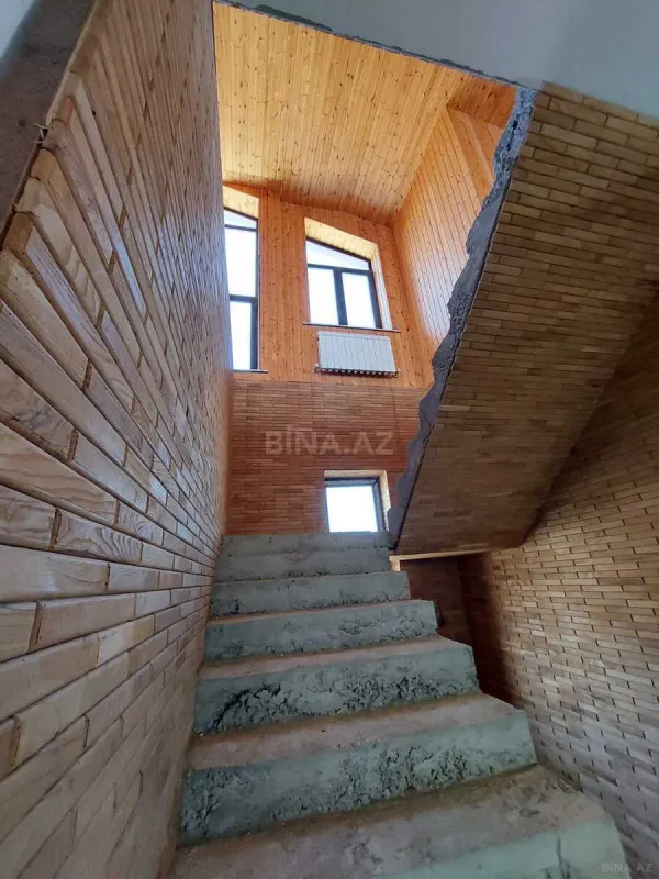 Satılır 8 otaqlı həyət evi 540 m²