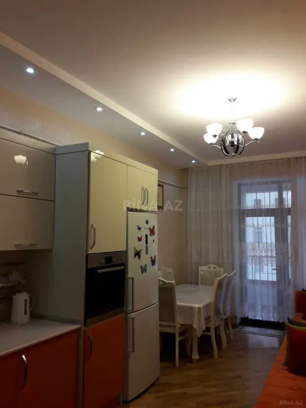 Kirayə verilir 2 otaqlı mənzil 100 m²