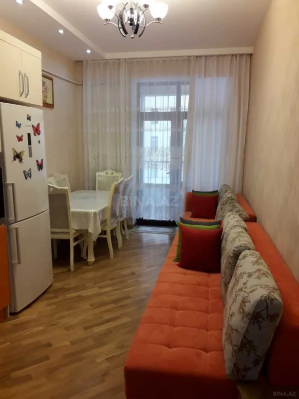 Kirayə verilir 2 otaqlı mənzil 100 m²
