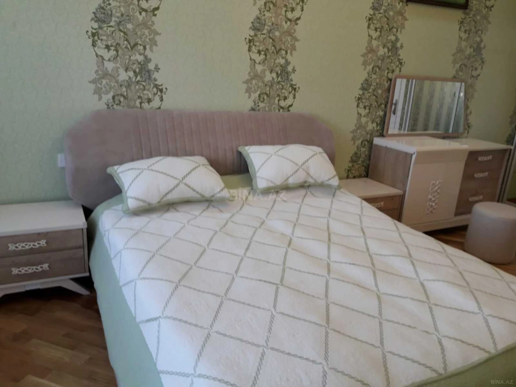 Kirayə verilir 2 otaqlı mənzil 100 m²