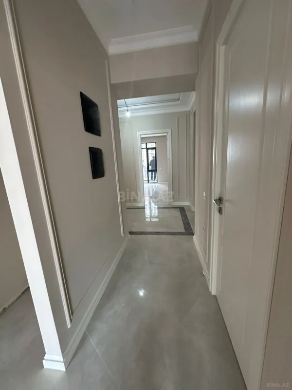 Satılır 4 otaqlı mənzil 130 m²