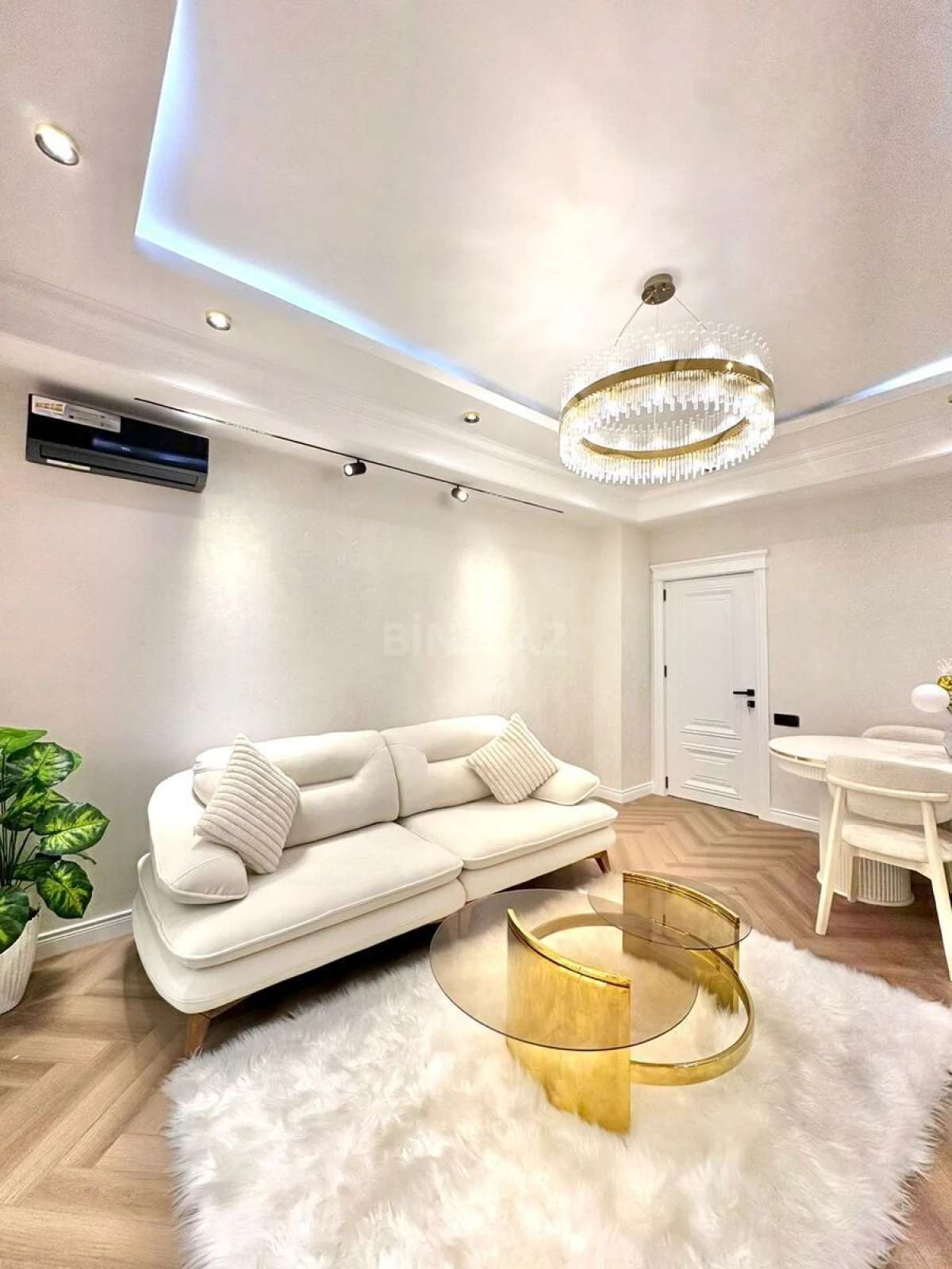 Satılır 3 otaqlı mənzil 100.5 m²