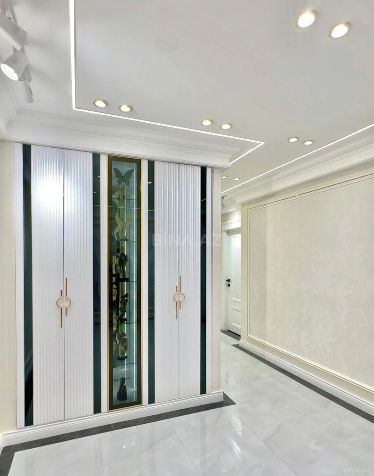 Satılır 3 otaqlı mənzil 100.5 m²