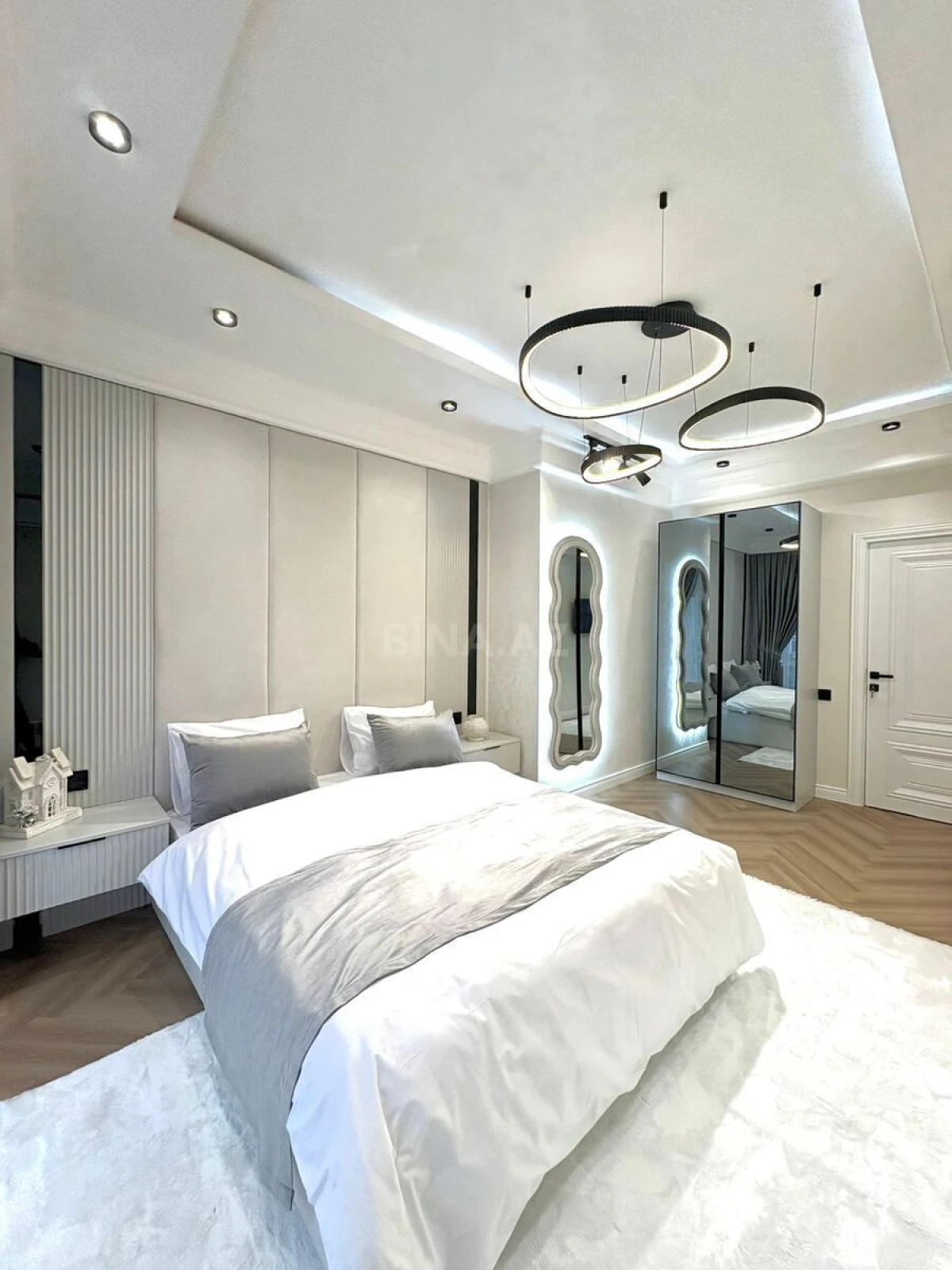 Satılır 3 otaqlı mənzil 100.5 m²