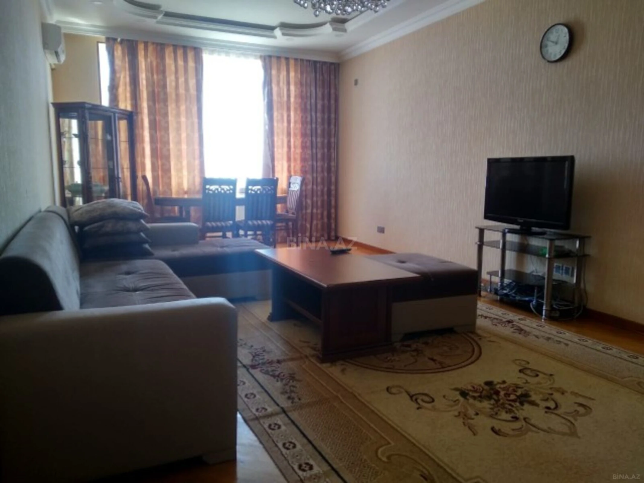 Satılır 4 otaqlı mənzil 135 m²