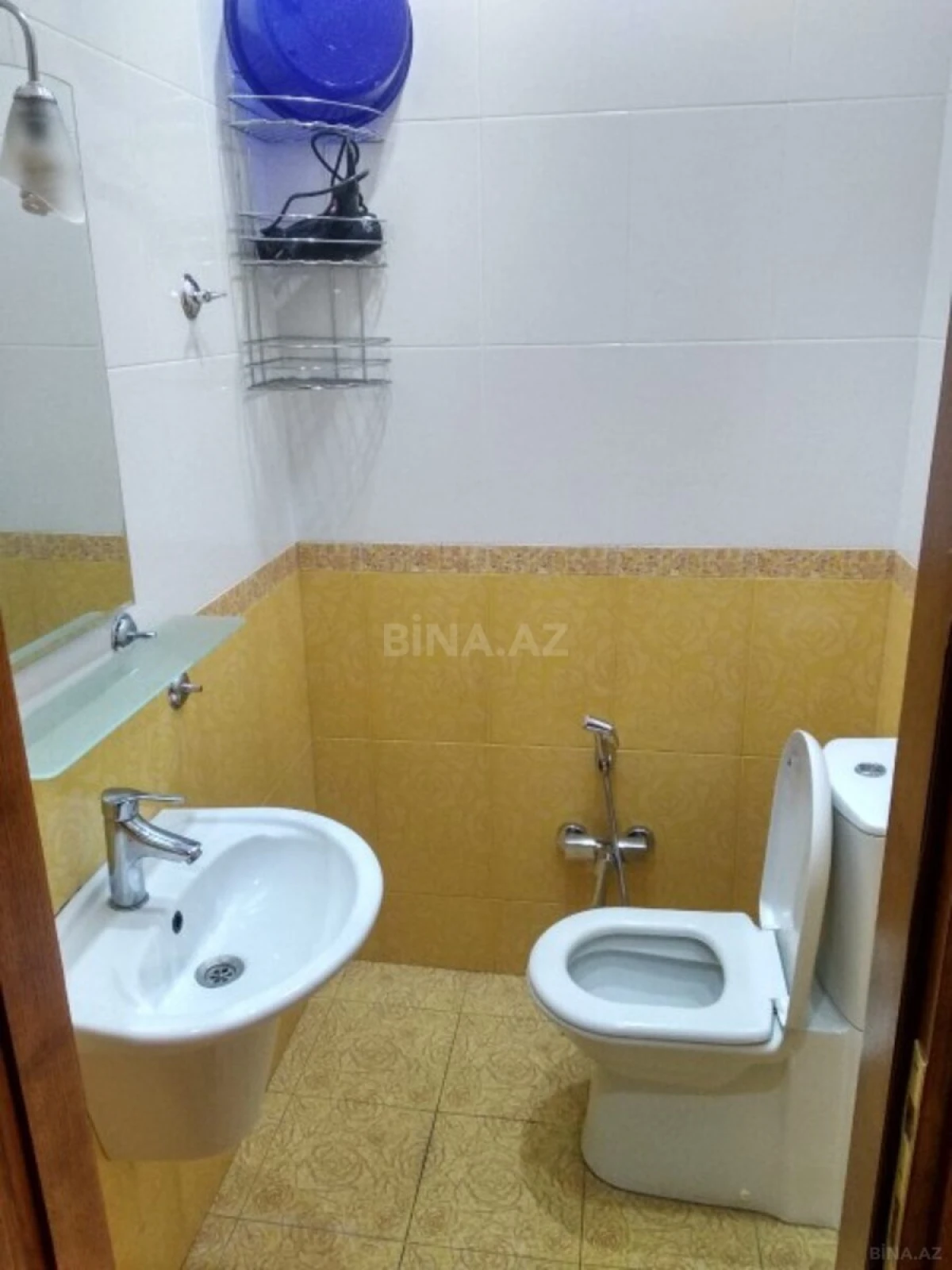 Satılır 4 otaqlı mənzil 135 m²