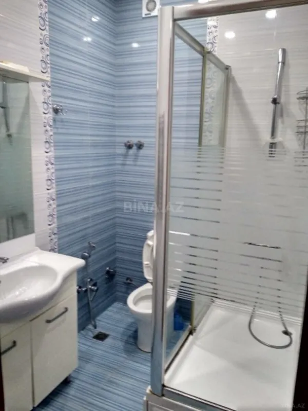 Satılır 4 otaqlı mənzil 135 m²