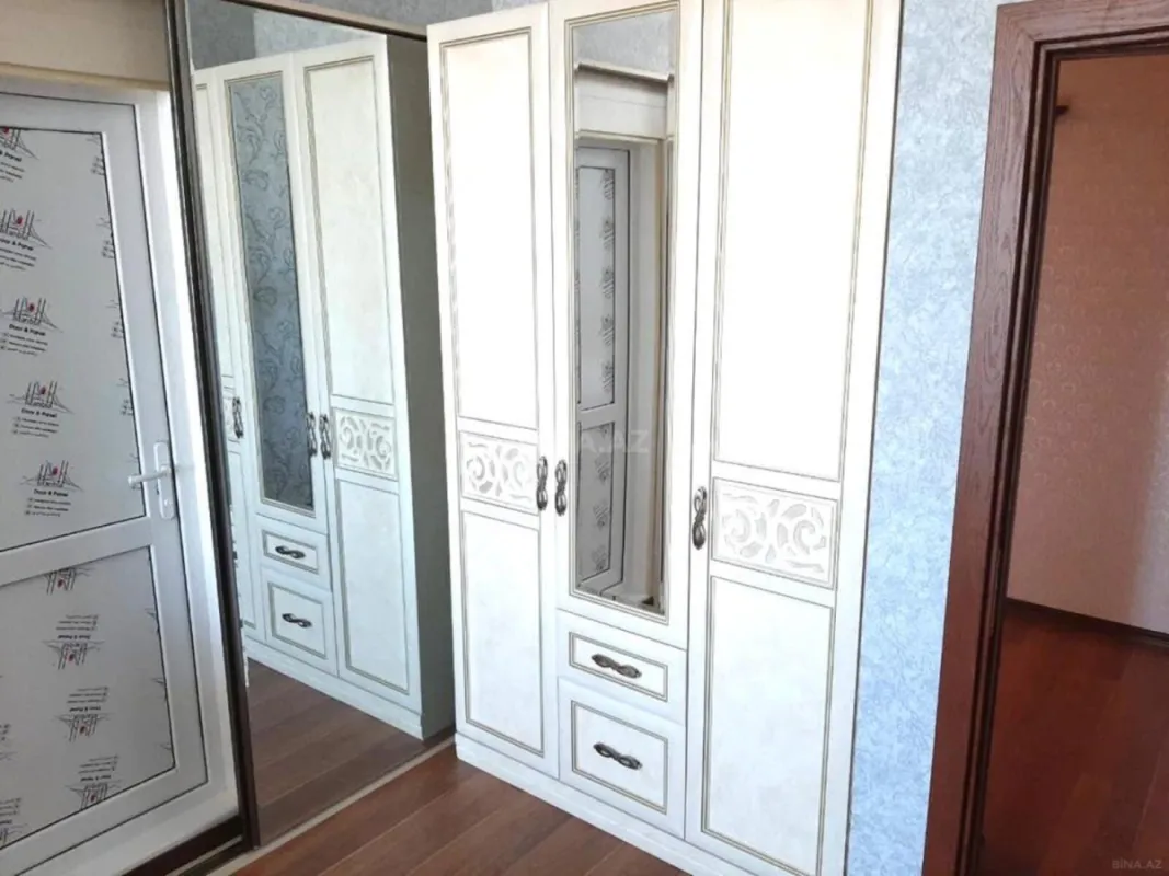 Kirayə verilir 4 otaqlı mənzil 170 m²