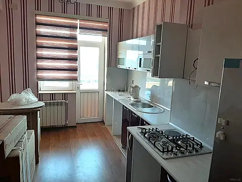 Kirayə verilir 4 otaqlı mənzil 170 m²