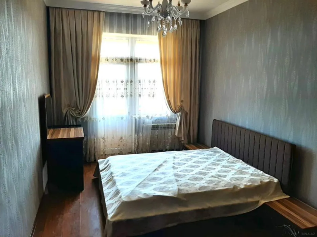 Kirayə verilir 4 otaqlı mənzil 170 m²