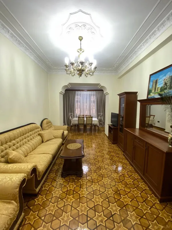 Kirayə verilir 3 otaqlı mənzil 105 m²