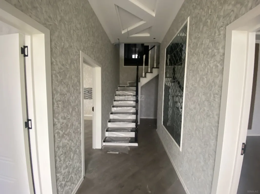 Satılır 6 otaqlı həyət evi 180 m²