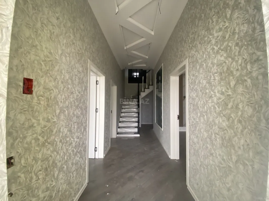 Satılır 6 otaqlı həyət evi 180 m²