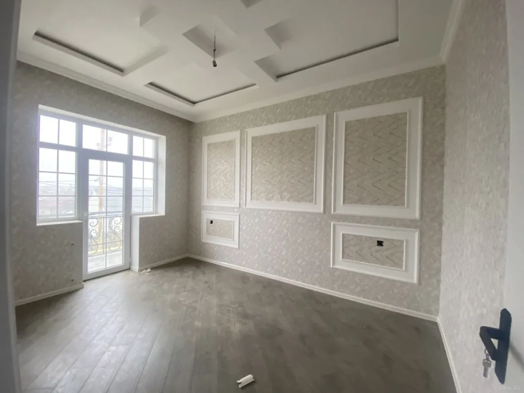 Satılır 6 otaqlı həyət evi 180 m²