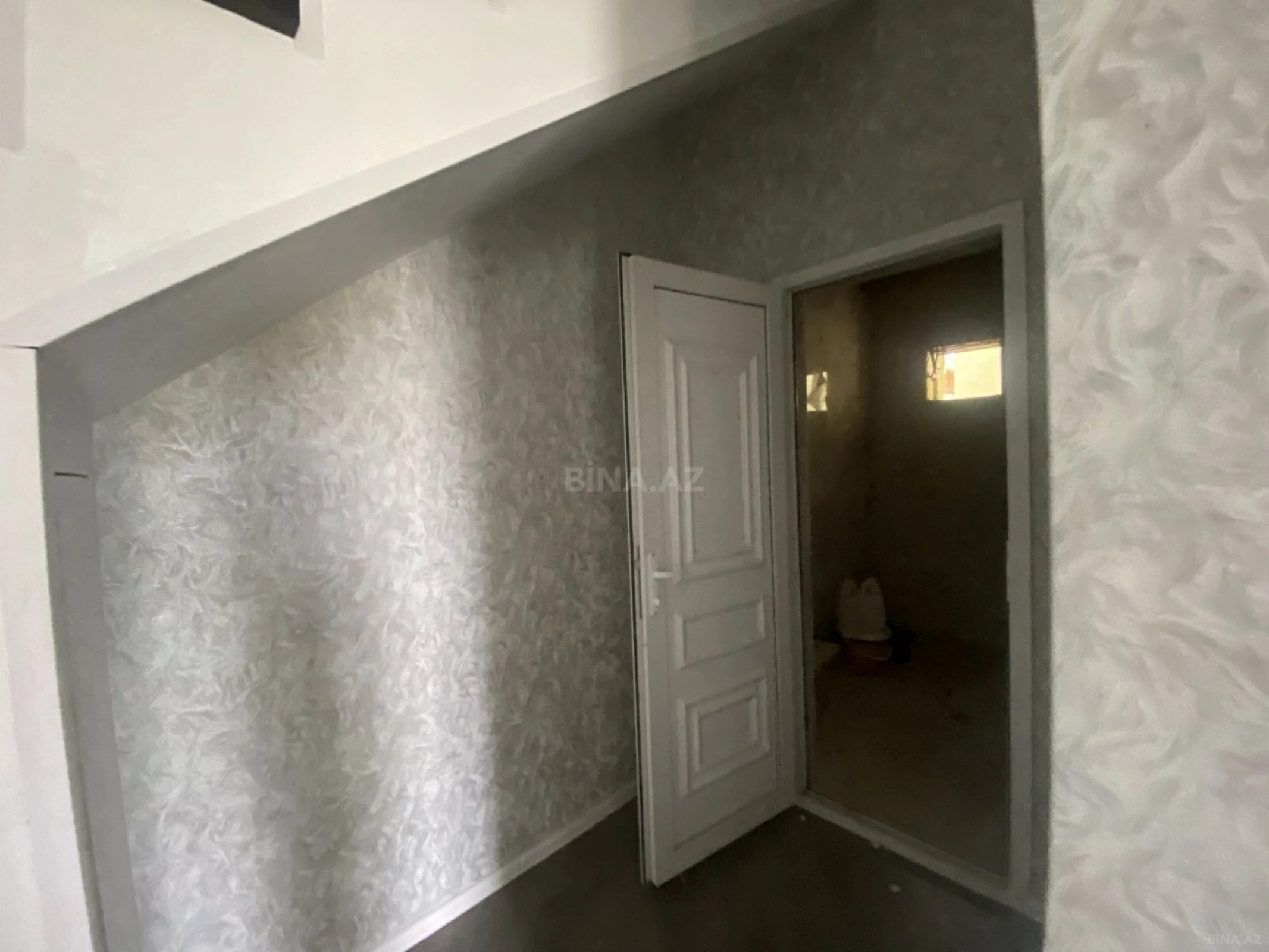 Satılır 6 otaqlı həyət evi 180 m²