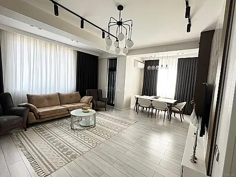Kirayə verilir 3 otaqlı mənzil 150 m²