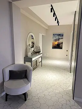 Kirayə verilir 3 otaqlı mənzil 150 m²