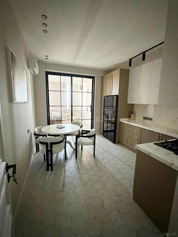 Kirayə verilir 3 otaqlı mənzil 150 m²
