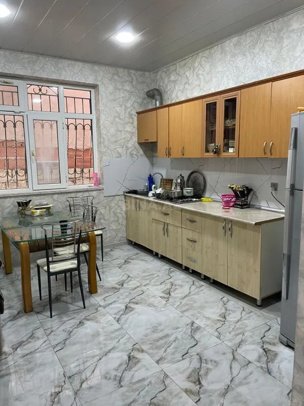 Satılır 6 otaqlı həyət evi 280 m²
