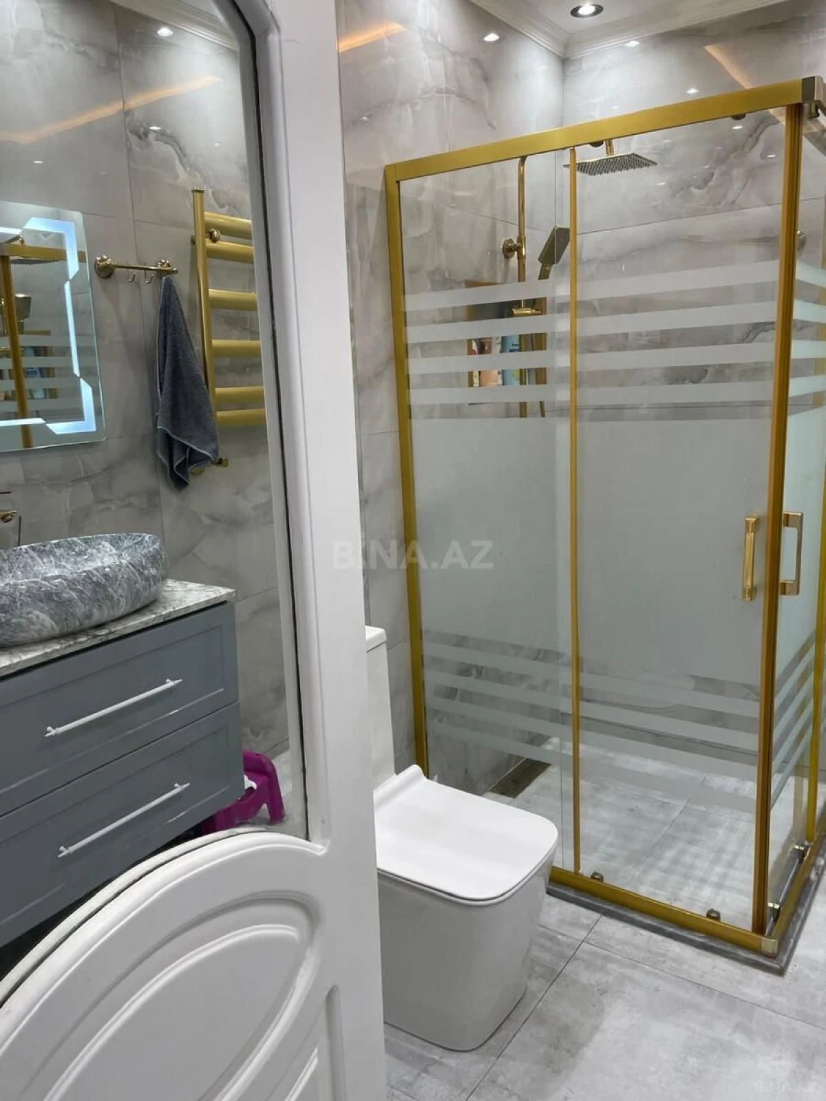 Satılır 6 otaqlı həyət evi 280 m²